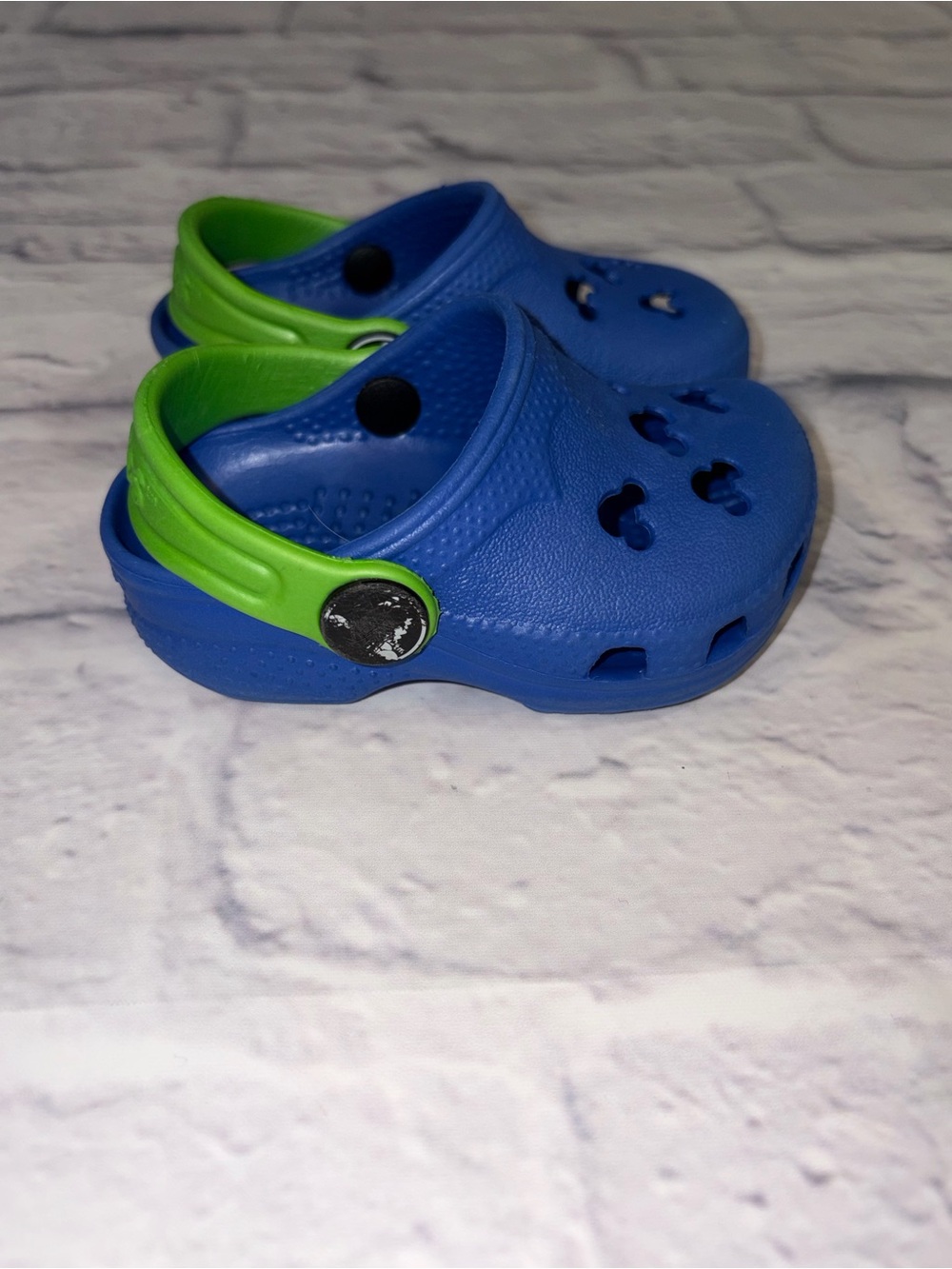 Crocs Disney Micky Mouse Blue with Green strap Size 2-3 Toddler
